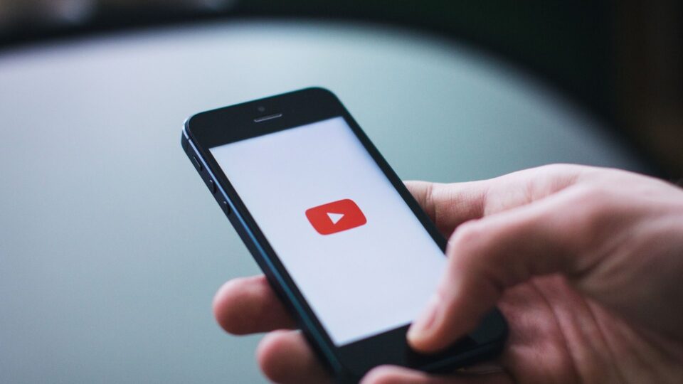 Hatékony YouTube keresőoptimalizálás Komáromi Barnabással